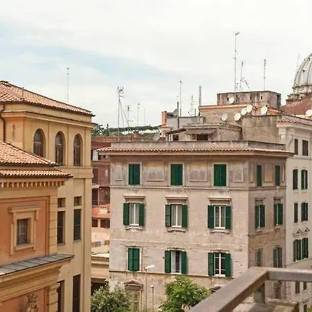Con Vista San Pietro Řím